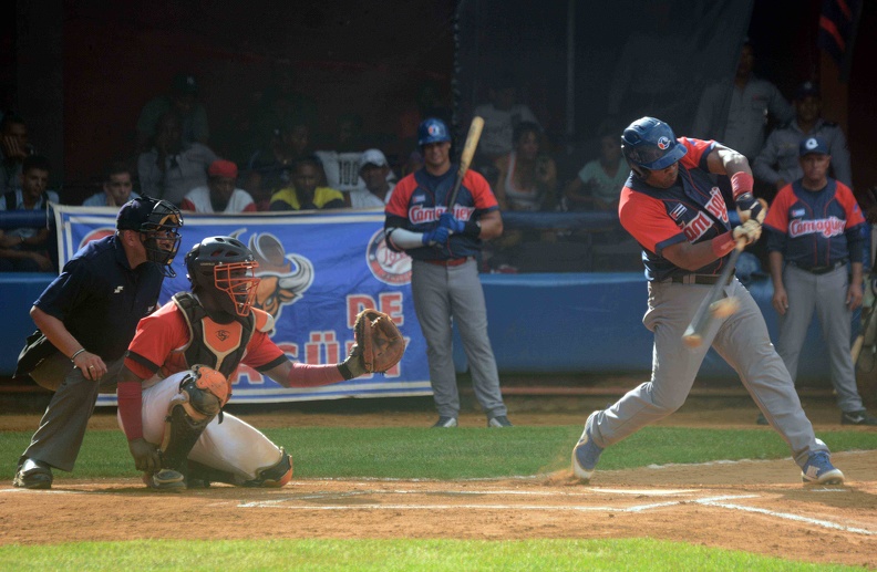 Fotos: Miguel Rubiera Jústiz / ACN Toros camagüeyanos en la cima beisbolera cubana