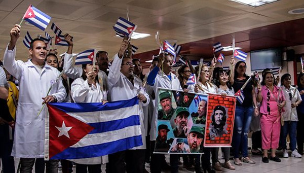 Foto: Tomada de cubadebate.cu En Cuba primer grupo de médicos cubanos procedentes de Bolivia
