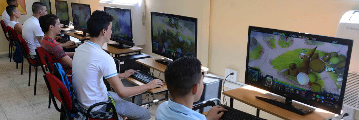 Los Joven Club celebran a la Revolución Cubana