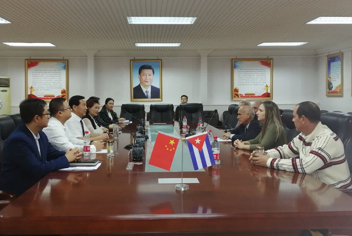 Una delegación de la Universidad de Camagüey desarrolló en la República Popular de China, nuevos encuentros de trabajo para la cooperación interuniversitaria y la consolidación de las acciones para la creación de un Instituto Internacional de Investigaciones en Inteligencia Artificial, en la Universidad de Estudios Extranjeros de Hebei. Foto: Archivo Fortalece Cuba lazos científicos con Bélgica y China