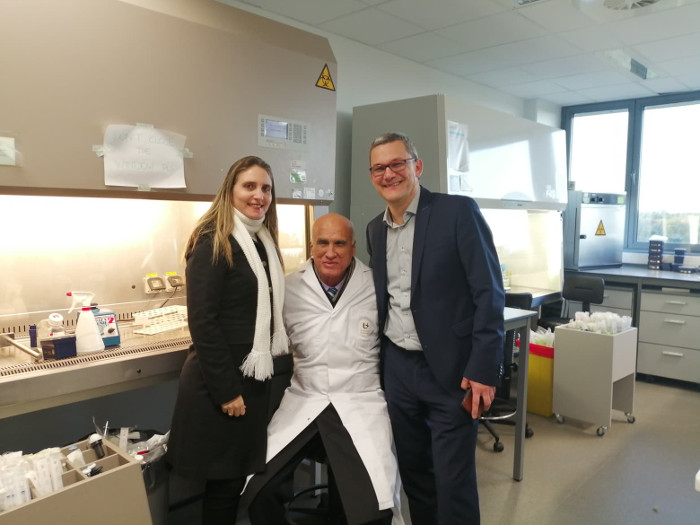 From left to right: the Director of International Relations in the UC, Dra. C. Yailé Caballero Mota; Dr. C. Santiago Lajes Choy, rector of the Camagüeyan Institution, and Dr. C. Herman Van Goethem, rector of the University of Antwerp.