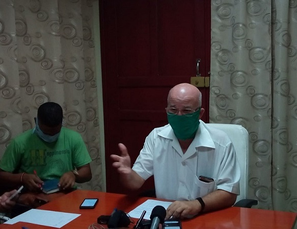 Fotos: Leandro Pérez Pérez, Alejandro Rodríguez Leiva / Adelante y Dania Díaz / Cadena Agramonte Análisis sobre la evolución de la COVID-19 en Camagüey