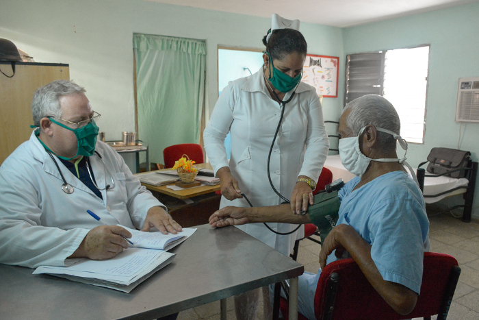 Fotos: Alejandro Rodríguez Leiva / Adelante Techo seguro ante la amenaza