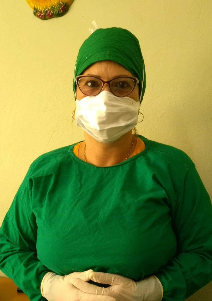 En el año 1985, María Emilia obtuvo su título de médico; luego el internado vertical de Pediatría y desde entonces ese ha sido el camino de su vida. Desde el ‘90 es especialista en 1er. Grado, y ya ostenta el 2do. grado, el máster en atención integral al niño. Además, es profesora auxiliar de Pediatría, “la docencia me gusta mucho y la llevo a la par de la asistencia”. Fotos: Cortesía de la entrevistada Los “demonios” de María Emilia