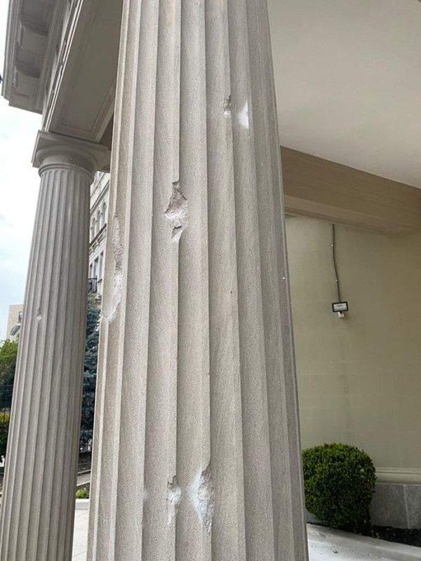 Los disparos impactaron contra el edificio de la embajada de Cuba.
