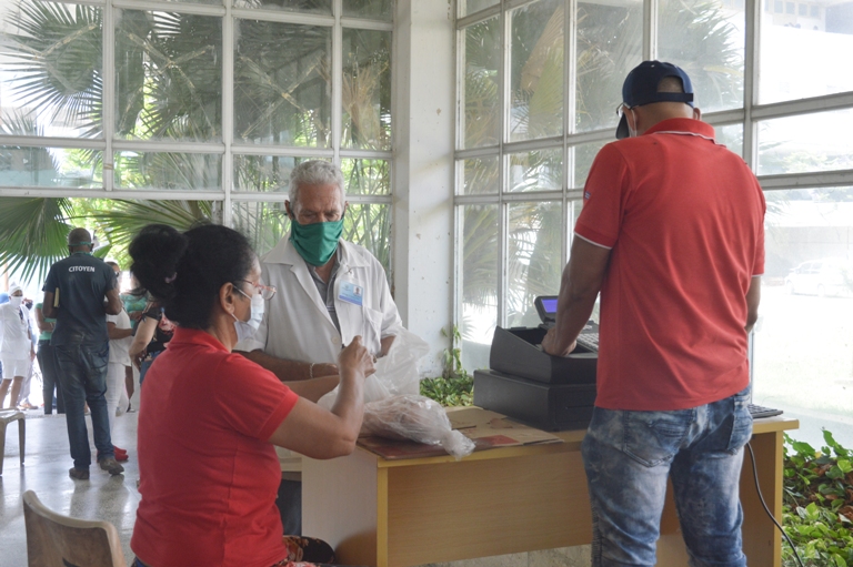 Fotos: Leandro Pérez Pérez / Adelante  Tiendas Caribe trabaja en tiempos de coronavirus