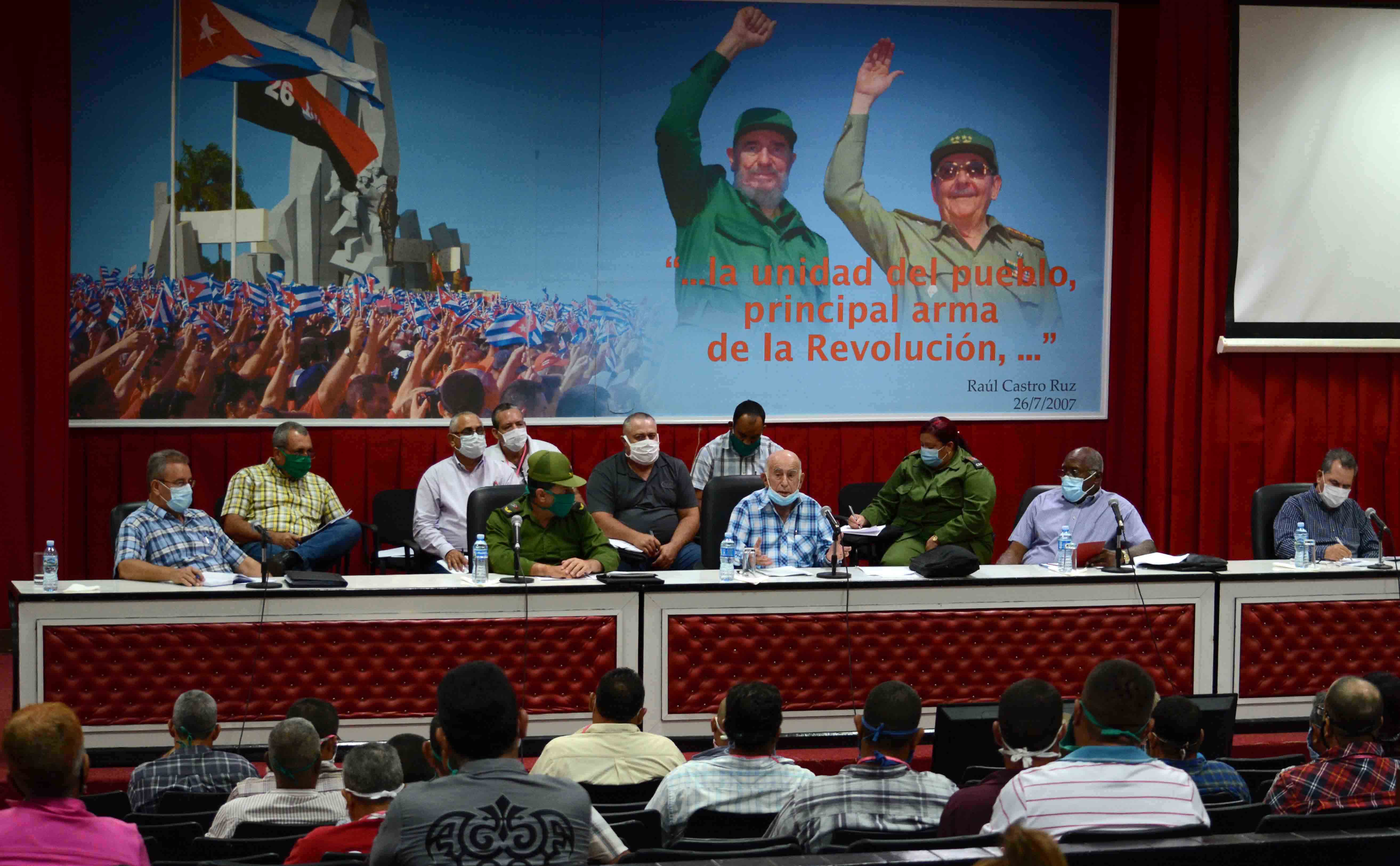 Foto: Rodolfo Blanco Cué / ACN Revisan en Camagüey proyecto ganadero de desarrollo