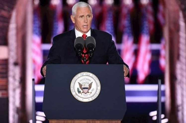 Anoche habló el vicepresidente Mike Pence y argumentó por qué, según su criterio, Trump debe seguir llevando las riendas del país, ¡durante otros cuatro años...! Foto: Tomada de prensalatina.cu Convención del Partido Republicano estadounidense en sesión final