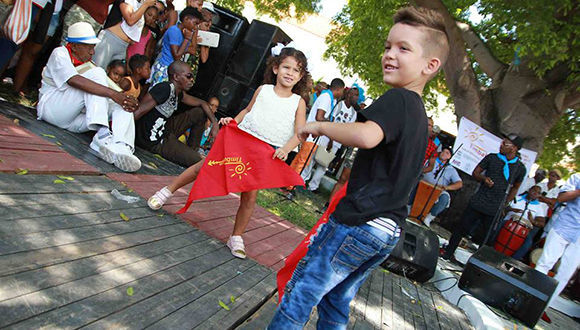 Participa Embajadora de Cuba ante la Unesco en el Coloquio Internacional Timbalaye 2020