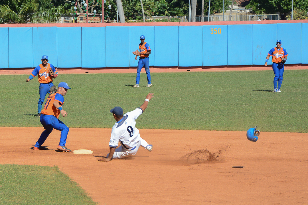 Leandro Pérez Pérez/ Adelante