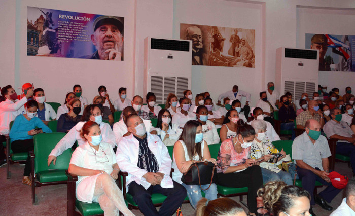 Fotos: Rodolfo Blanco Cué/ ACN Reconocen a Oncológico camagüeyano en Día de la Medicina Latinoamericana