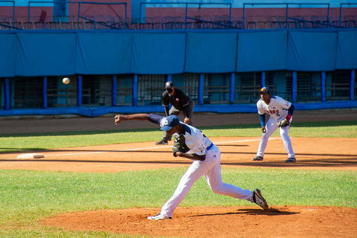 Foto: Alejandro Rodríguez Leiva/ Adelante/ Archivo Gallos remontan a unos Toros sin relevo