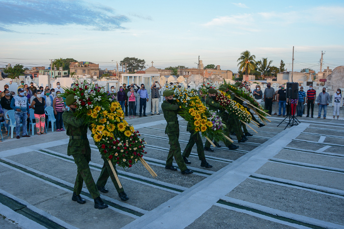 Fotos: Leandro Pérez Pérez/ Adelante Las flores del tributo