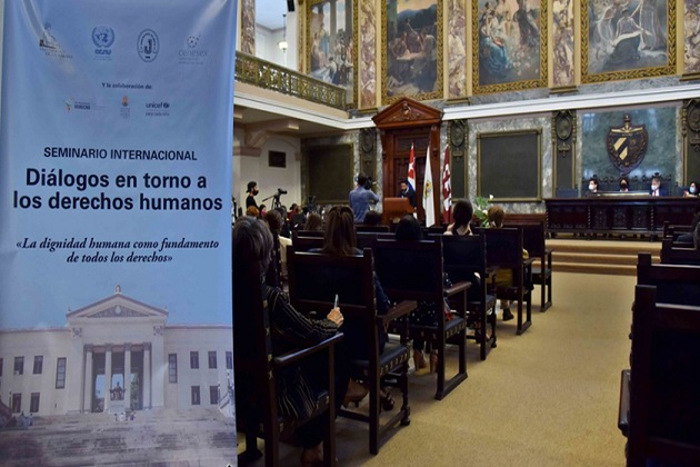 Foto: Tomada de cmhw.cu Familia y derechos humanos: debate en Cuba