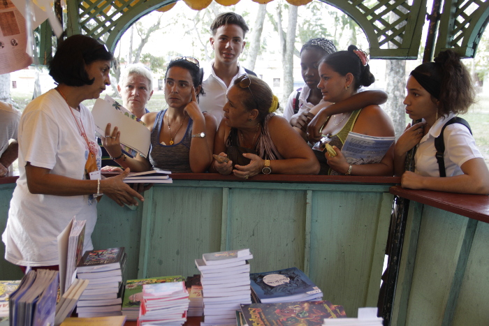 Triunfan los cazadores de libros en Camagüey 