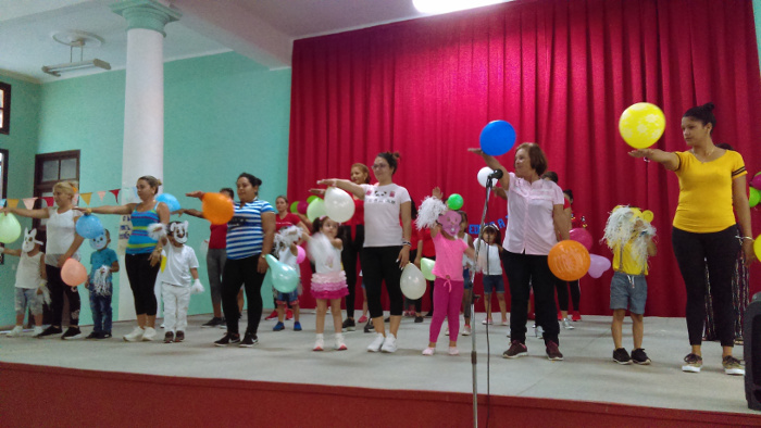 Los niños, sus familias y promotores culturales se unieron para festejar en grande. Fotos: De la autora Educa a tu Hijo celebra 28 años con menores de seis años