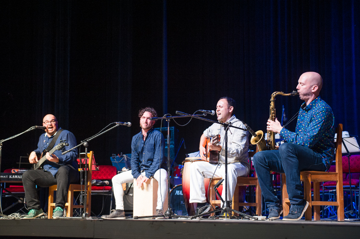 El grupo de jazz afroperuano Golpe Tierra, en el Teatro Avellaneda actuó en noviembre de 2017 con la Jazz Band Cardinal Club, de Camagüey. Foto: Leandro Pérez Pérez / Adelante / Archivo Jazz como puente entre dos ciudades
