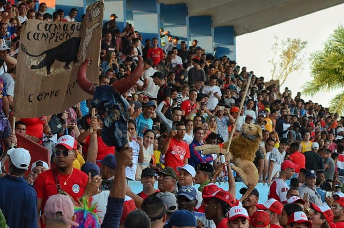 Foto: Leandro Pérez Pérez / Adelante Toros vs. Industriales, inning a inning
