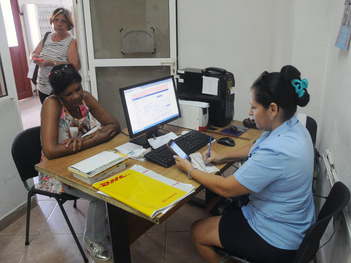 Más de 705 mil servicios postales en Camagüey