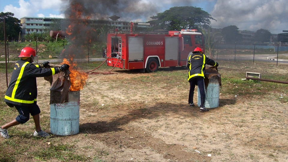Abierta convocatoria para homenajear a bomberos voluntarios