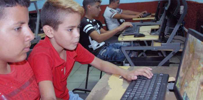 Informatización de la Sociedad:¿Qué hay detrás de los números? 