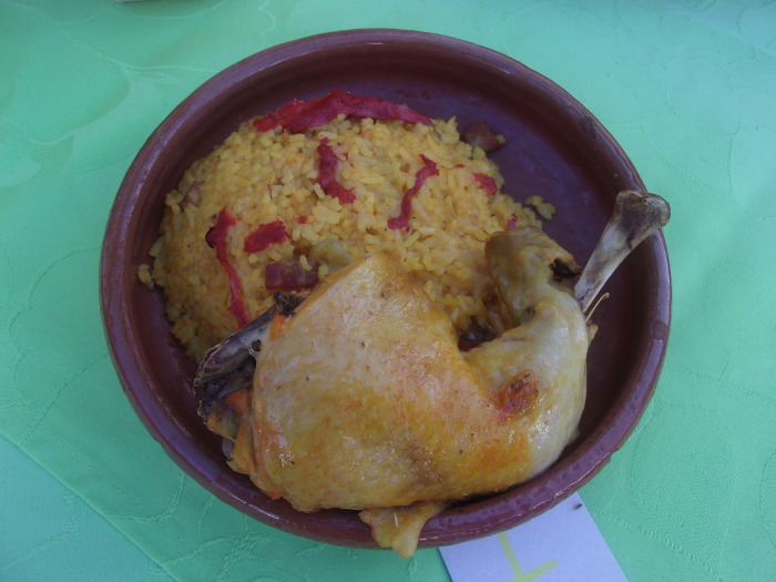 Entre los platos premiados de destaca el tradicional Arroz con Pollo, del restaurante La Perla de Cuba, elaborado y presentado por su administradora, Belkis Mencho. 