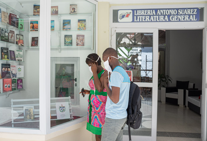 Fotos: Alejandro Rodríguez Leiva/ Adelante Reabre librería Antonio Suárez de Camagüey