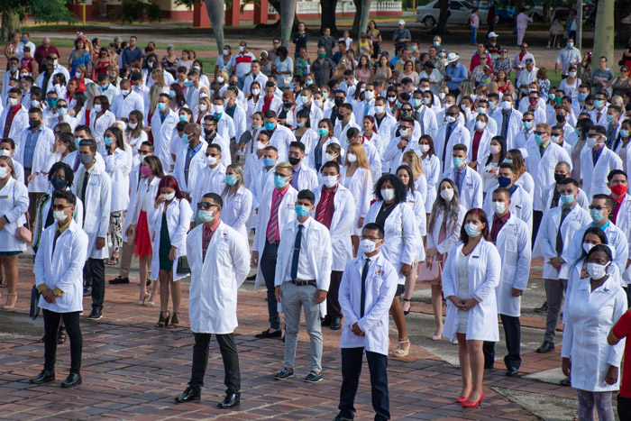 Fotos: Alejandro Rodríguez Leiva/ Adelante Camagüey refuerza su ejército de batas blancas