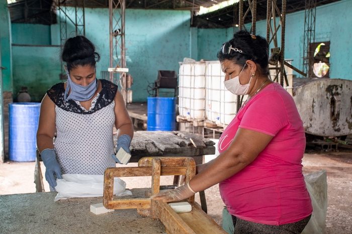 Fotos: Alejandro Rodríguez Leiva/ Adelante Industrias locales… soluciones locales ante coronavirus