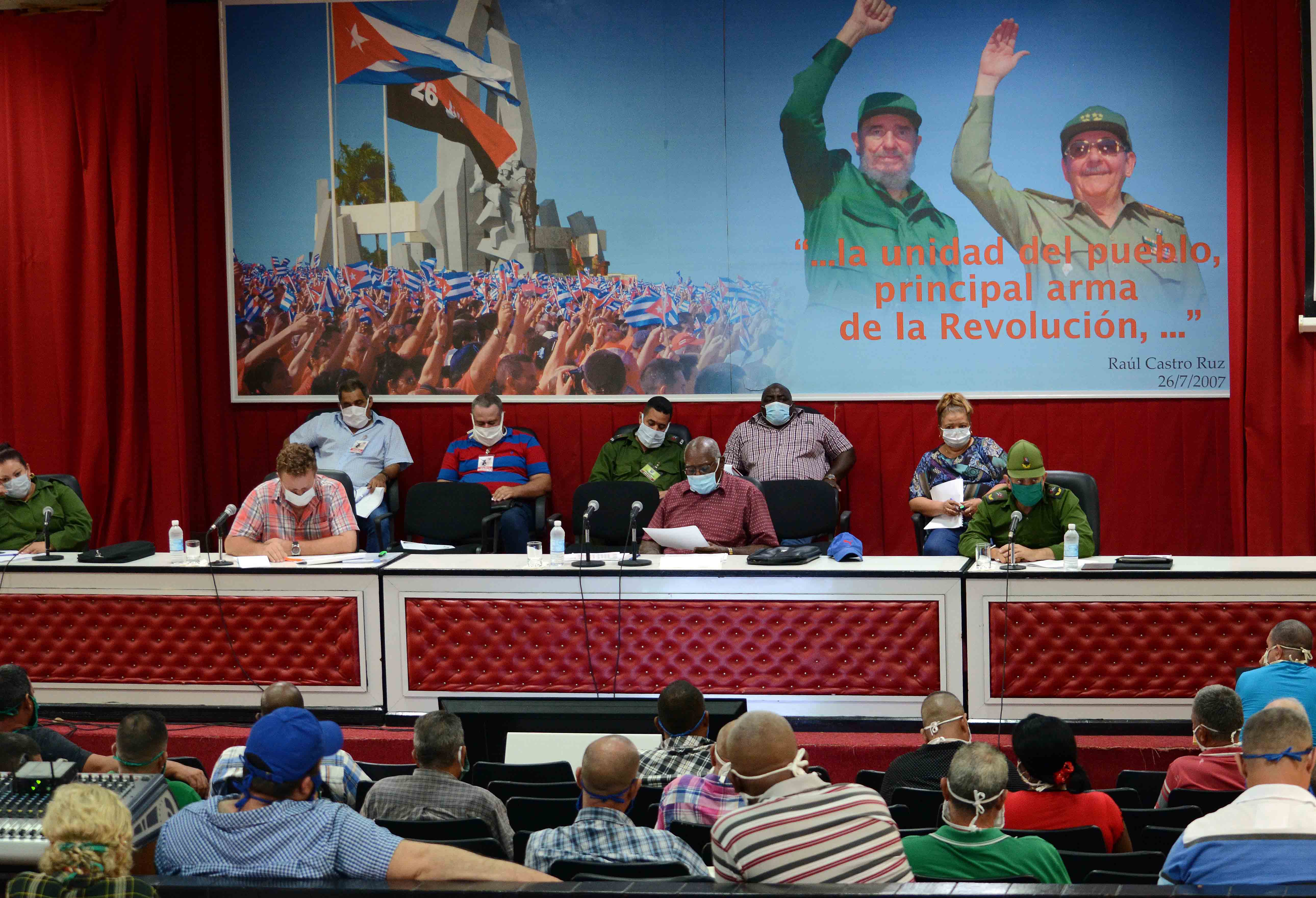 Foto: Rodolfo Blanco Cué / ACN Vicepresidente cubano revisó en Camagüey pormenores de la venidera zafra azucarera