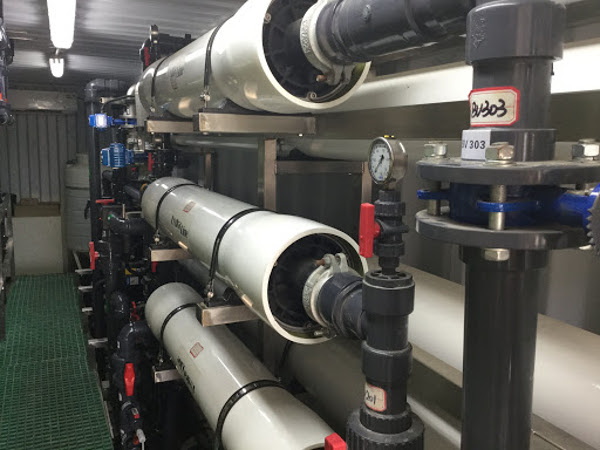 Planta desalinizadora para la producción de agua potable para el consumo humano en La Habana. Foto: Oscar Figueredo Reinaldo/ Cubadebate. Planta desalinizadora en Esmeralda favorecerá calidad del agua en comunidad rural