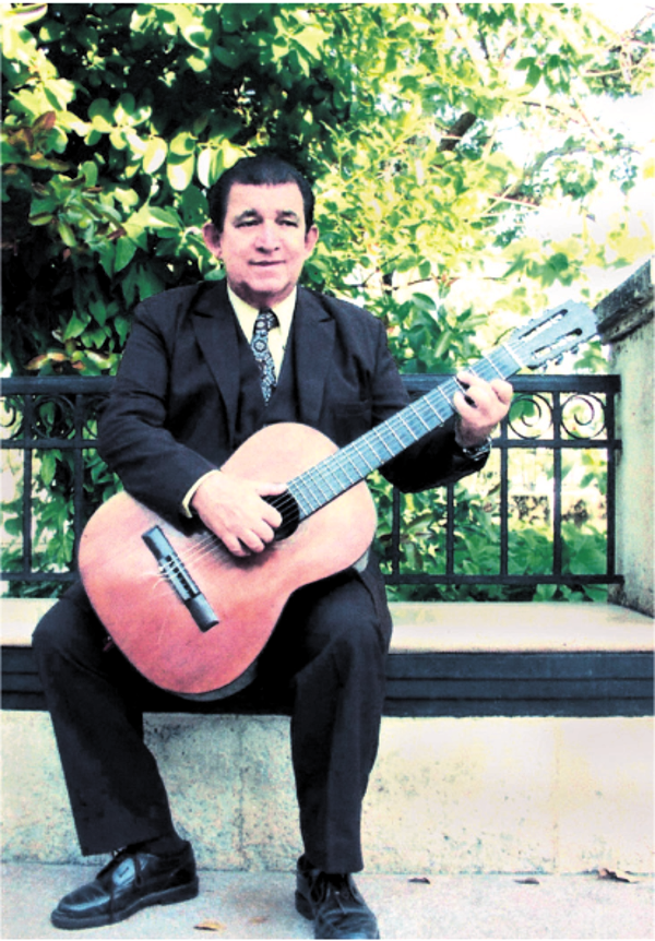 La postal fue realizada en el año 2003, como iniciativa de promoción a un fundador de la Unión de Escritores y Artistas de Cuba en Camagüey. Contó con el diseño y la fotografía de Eraldo Díaz Paulovich, Elio E. Núñez y Miguel A. Daniel.  Papito García