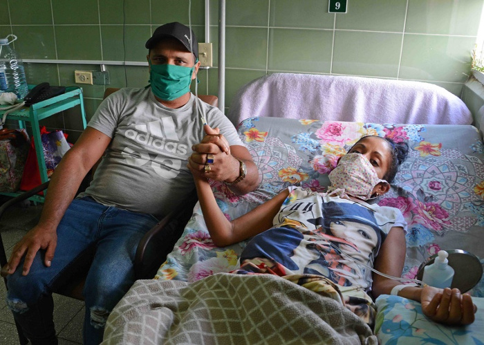 La joven camagüeyana Olga Cabrera Morejón, primera paciente de la región centro oriental de Cuba beneficiada con un autotrasplante renal, evoluciona favorablemente. Foto: Rodolfo Blanco Cué/ ACN  Evoluciona satisfactoriamente paciente con primer autotrasplante renal en Camagüey