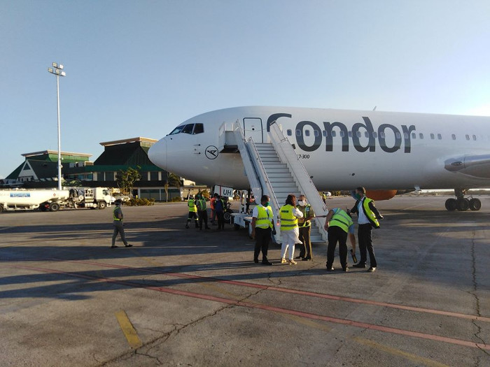 Foto: Instituto de Aeronáutica Civil de Cuba / Twitter Acción solidaria: Aeronave se abastece de combustible en Cuba (+Tuit)