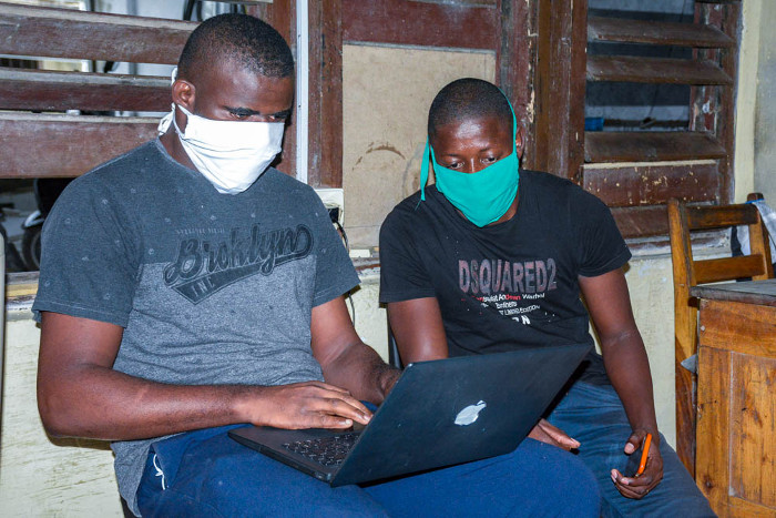 Fotos: Alejandro Rodríguez Leiva/ Adelante En casa, los universitarios