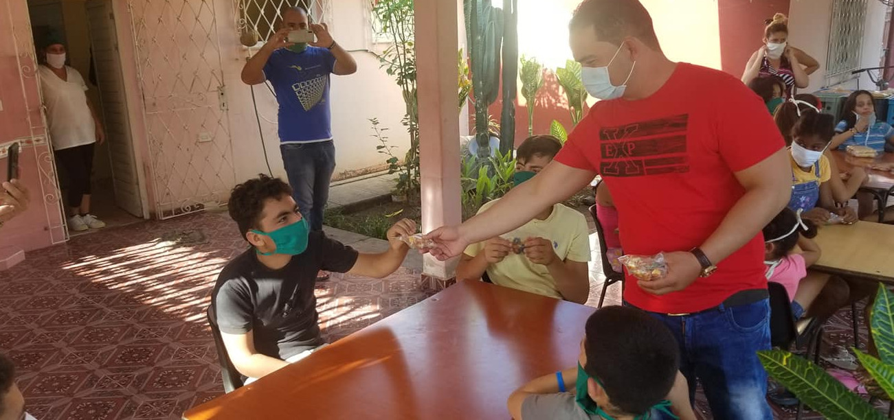 Ahmed, gesto solidario por cuenta propia