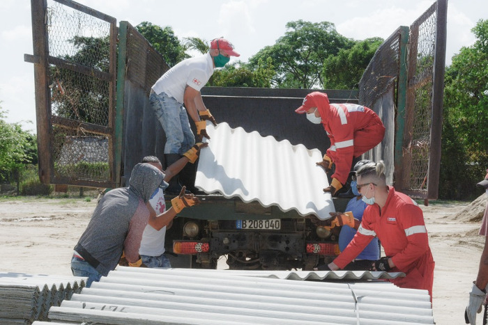 Fotos: Alejandro Rodríguez Leiva / Adelante La ayuda que no faltó...