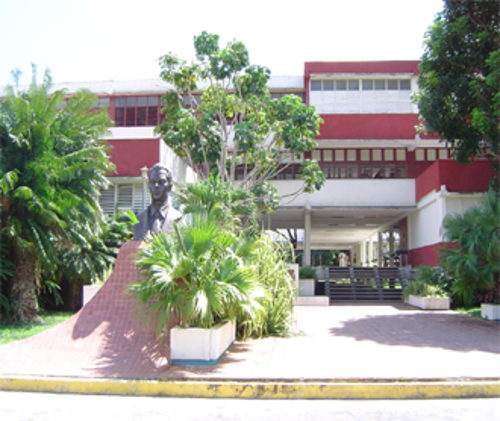 Inicia curso de preparación en “la Cándido González” 