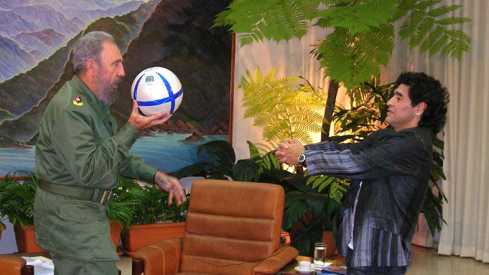 Foto: Tomada de lavanguardia.com Amistad entrañable: Fidel y Maradona