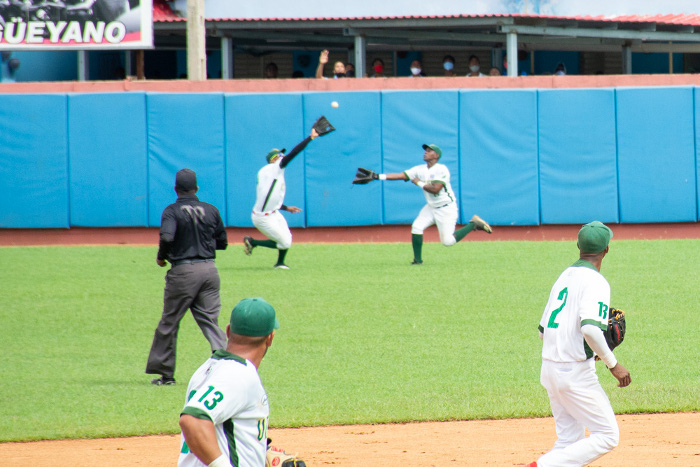 Fotos: Alejandro Rodríguez Leiva/ Adelante Toros vs Vegueros: un día para dos derrotas