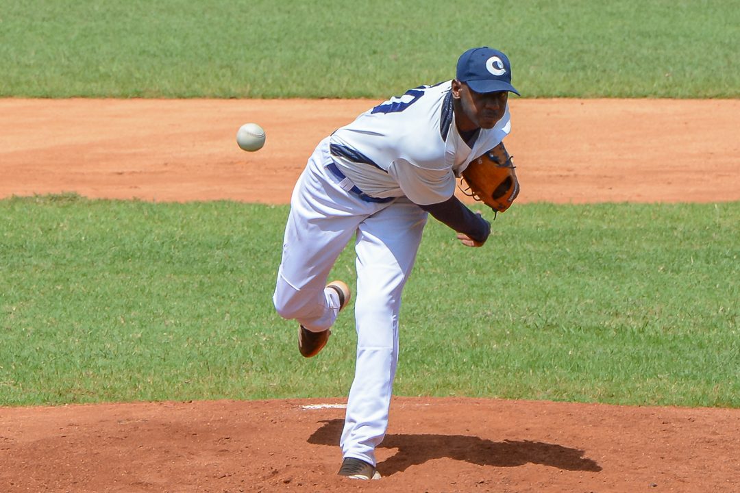 Fotos: Leandro Pérez Pérez/Adelante Cousín da la victoria a los Toros y sigue perfecto