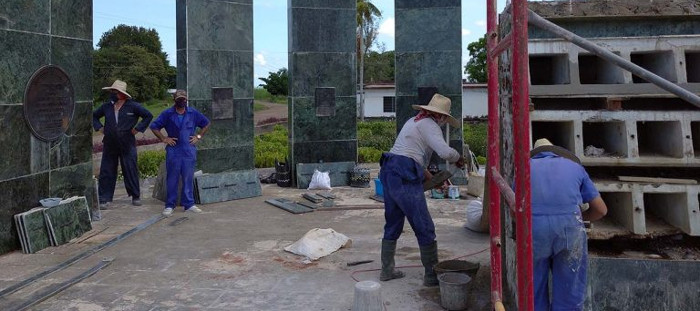 Restauran Monumento a los caídos en Pino III