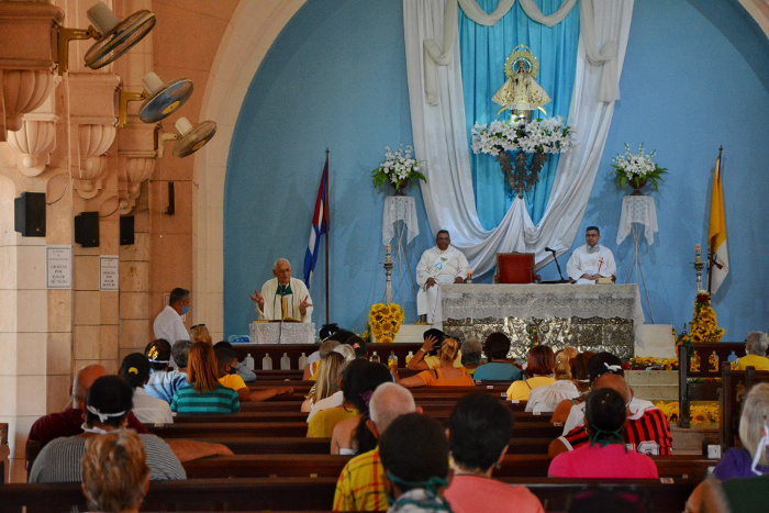 Fotos: Leandro Pérez Pérez/ Adelante La Virgen que une a los cubanos (+Fotos)