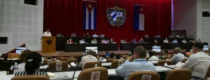 Diputados cubanos analizan proyectos de leyes