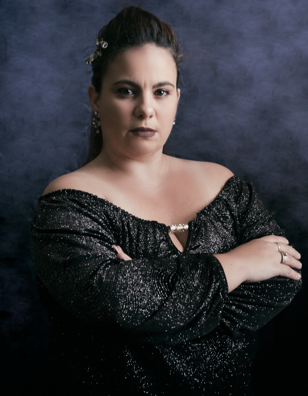 Yicel Acosta González, 37-year-old singer from Camagüey, with two decades of professional career. Photos: Courtesy of the interviewee