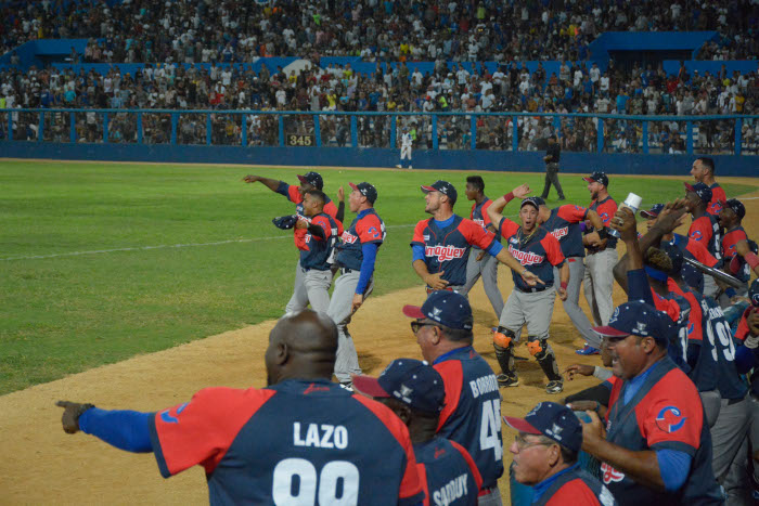 Foto: Alejandro Rodríguez Leiva/ Adelante Siete Toros a preselección preolímpica y ninguno a Copa del Caribe