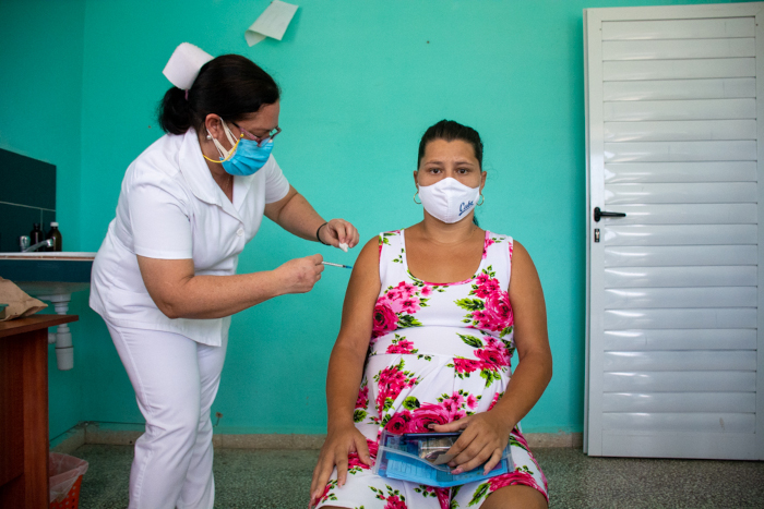 Fotos: Alejandro Rodríguez Leiva/ Adelante Avanza vacunación en grupos vulnerables en Camagüey
