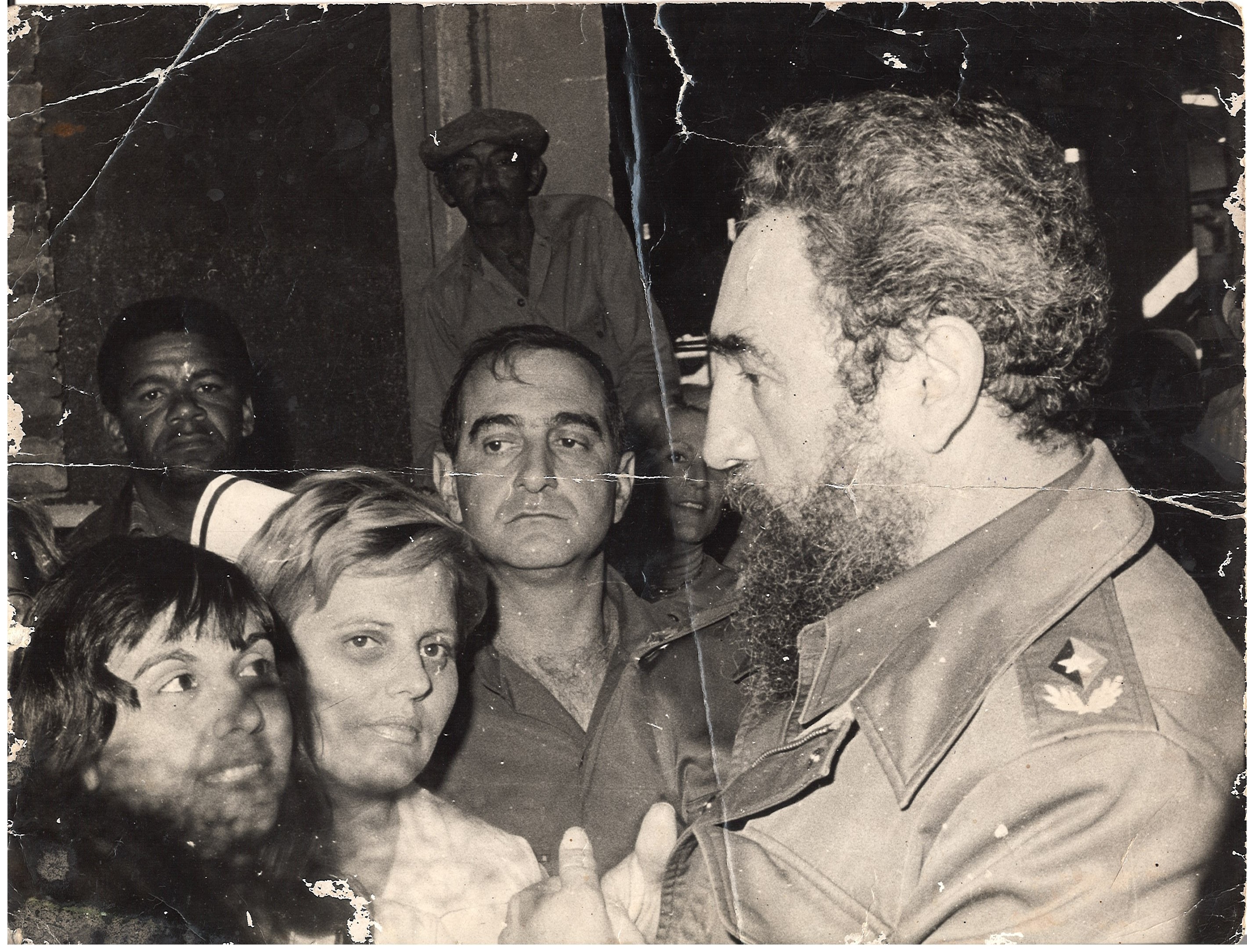 Fidel con los trabajadores del pediátrico de Camagüey.