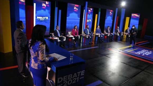 Pandemia y economía marcan debate electoral en Ecuador