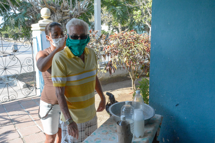 Fotos: Alejandro Rodríguez Leiva / Adelante Refuerzan medidas de protección en hogares de ancianos de Camagüey